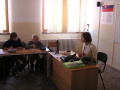 Na�a b�val� �tudentka �ofia Jakubov� diskutuje so �iakmi III.D triedy na hodine ob�ianskej n�uky