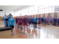 Volejbalov� dru�stv� nast�pen� v telocvi�ni �koly