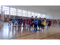 Volejbalov� dru�stv� nast�pen� v telocvi�ni �koly