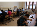 �iaci III.A a III.B triedy rie�ia �lohy v informatickej s��a�i iBobor 2015 v kateg�rii Senior v u�ebni informatiky