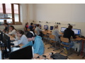 �iaci III.A a III.B triedy rie�ia �lohy v informatickej s��a�i iBobor 2015 v kateg�rii Senior v u�ebni informatiky