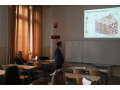 Prof. RNDr. Radoslav Omelka predn�a v u�ebni o kostiach