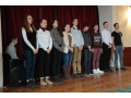 �iaci I.A spievaj� Tich� noc na p�diu auly �koly