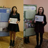 Emlia Beniaikov VI.D s diplomom za 1. miesto a Nikola Ondrejmikov III.B s diplomom za 2. miesto v krajskom kole biologickej olympidy - posterov as so svojimi postermi