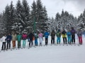 Mgr. Min�rov� a jej dru�stvo na svahu