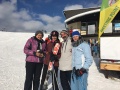 Spolo�n� fotka in�truktorov na svahu po�as prest�vky