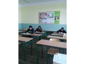 �iaci v u�ebni pracuj� na p�somnom zadan� olympi�dy v anglickom jazyku v kateg�rii 2B