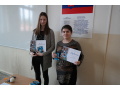 Petra Astrid Michel (I.A) s diplomom za 1. miesto a Laura Kozolkov� (VI.D) s diplomom za 2. miesto v kateg�rii 2A