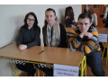 �iaci �akaj� v �kolskej lavici na za�iatok s��a�e
