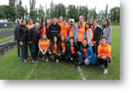 Svetový deň atletiky a pomocní rozhodcovia GJK s Jánom Volkom majstrom Európy na 60m Spoločná fotografia pedagógov a pomocných rozhodcov z GJK s Jánom Volkom majstrom Európy na 60m