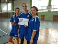 Daniela Kme�ov�, Miroslava Hal�sov�, Kl�ra Orbanov� s poh�rom a diplomom za 3. miesto na majstrovstv�ch okresu v bedmintone
