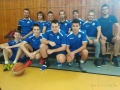 Spolo�n� fotografia dru�stva chlapcov GJK s basketbalovou loptou