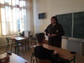 Mgr. Iveta Matejov� beseduje so �tudentmi III.A