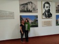 Dve pedagogi�ky z rak�skej partnerskej �koly vo vestibule �koly
