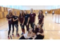 Florbalov� dru�stvo diev�at III.A v telocvi�ni �koly