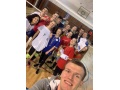 Selfie oboch t�mov s medailami a diplomami a ich tr�nera (Branislav Kram�r)