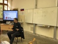 Preventista Jozef �ul�k diskutuje so �iakmi