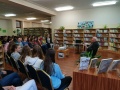 �iaci prv�ho ro�n�ka na besede s M. Piusom v Mestskej kni�nici v Zlat�ch Moravciach