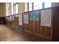 Pohad na projekty vystaven v aule gymnzia
