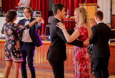 11. Gymnazi�lny ples