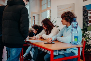 De� otvoren�ch dver�