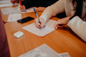 De� otvoren�ch dver�