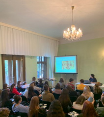 Exkurzia s prv�kmi do Arbor�ta Mly�any