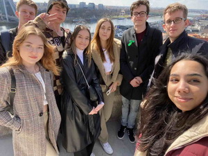 Bud� z n�s poslanci parlamentu?