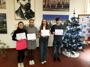 V�azstvo v celoslovenskej informatickej s��a�i finnkviz patr� �iakovi n�ho gymn�zia!