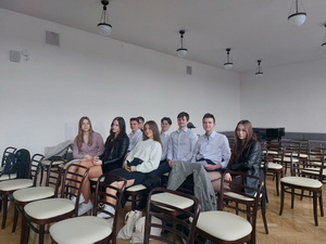 Gymn�zium Janka Kr�a v Jind�ichovom Hradci