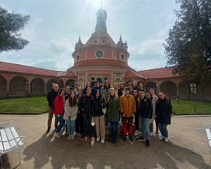 Gymn�zium Janka Kr�a v Jind�ichovom Hradci