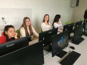 Gymn�zium Janka Kr�a v Jind�ichovom Hradci