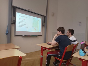 Gymn�zium Janka Kr�a v Jind�ichovom Hradci