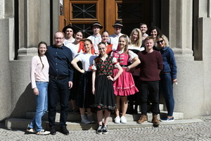 Gymn�zium Janka Kr�a v Jind�ichovom Hradci