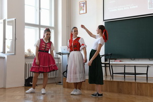 Gymn�zium Janka Kr�a v Jind�ichovom Hradci