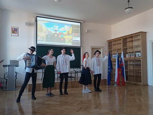 Gymn�zium Janka Kr�a v Jind�ichovom Hradci