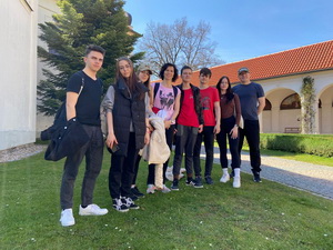 Gymn�zium Janka Kr�a v Jind�ichovom Hradci