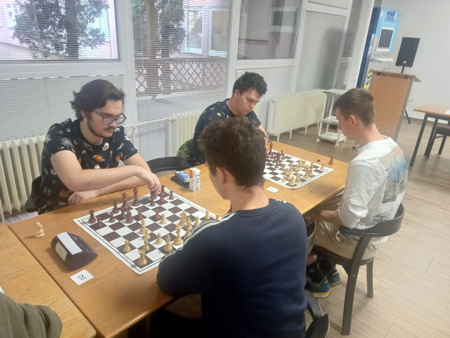 Majstrovstv� okresu v �achu