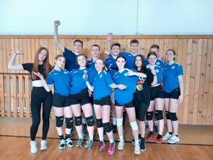Z�skali sme postup do krajsk�ho kola vo volejbale
