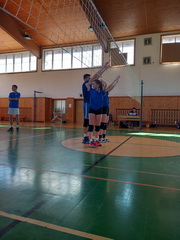 Z�skali sme postup do krajsk�ho kola vo volejbale