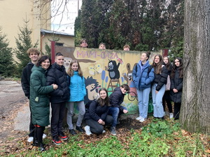 T�m �iakov 1. B  triedy v projekte Roots and Shoots