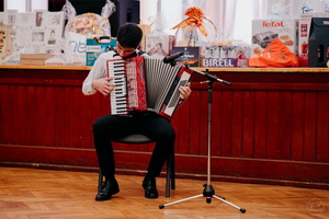 25. �kolsk� reprezenta�n� ples rodi�ov, priate�ov a�absolventov gymn�zia