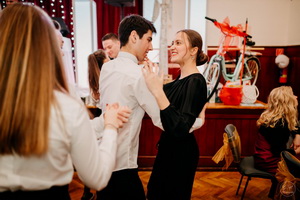 25. �kolsk� reprezenta�n� ples rodi�ov, priate�ov a�absolventov gymn�zia