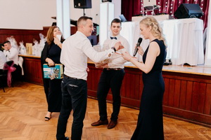 25. �kolsk� reprezenta�n� ples rodi�ov, priate�ov a�absolventov gymn�zia