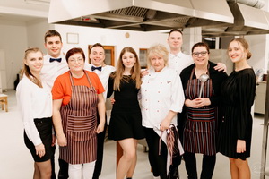 25. �kolsk� reprezenta�n� ples rodi�ov, priate�ov a�absolventov gymn�zia