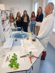 Týždeň vedy a techniky - UKF Nitra Fakulta prírodných vied a informatiky - Katedra botaniky a genetiky