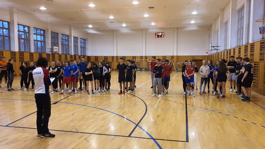 Viano�n� futbalov� turnaj na na�om gymn�ziu