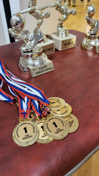 Viano�n� futbalov� turnaj na na�om gymn�ziu