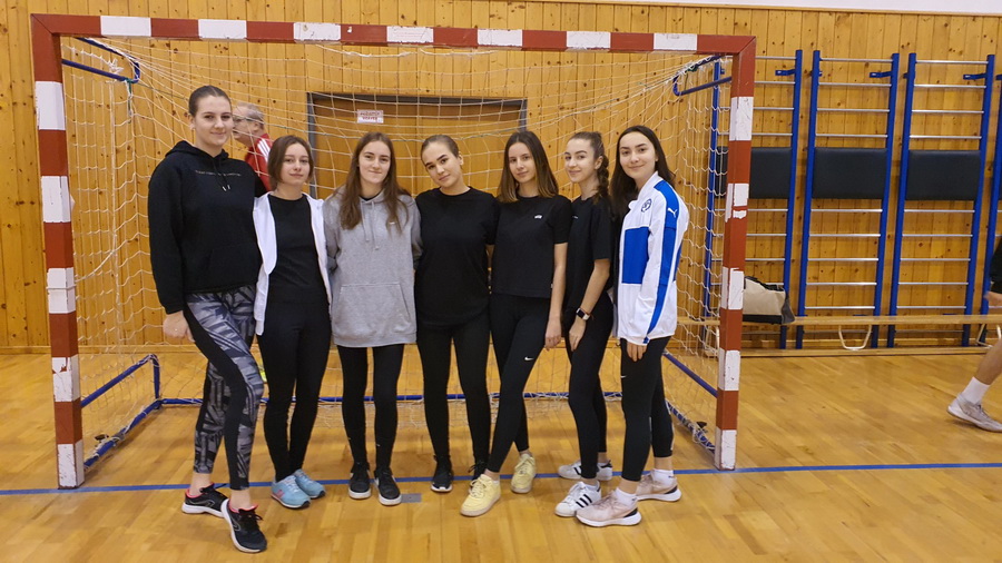 Viano�n� futbalov� turnaj na na�om gymn�ziu