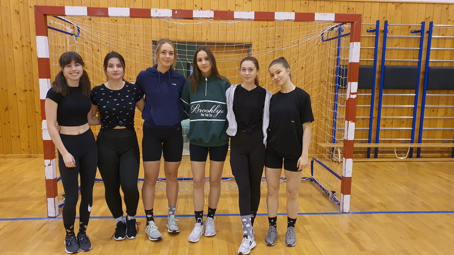 Viano�n� futbalov� turnaj na na�om gymn�ziu